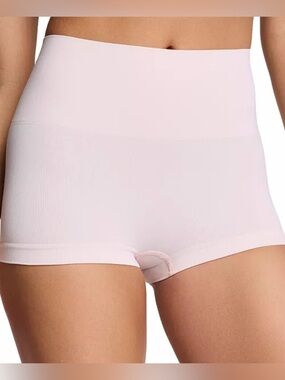 SPANX Women’s Shape Extraordinary Boyshort